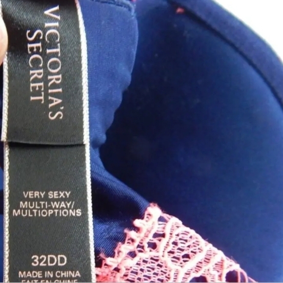 Victoria's Secret Very Sexy Multiway Bra - Picture 2 of 3